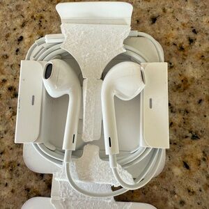 New Apple earphones, unused, still in box